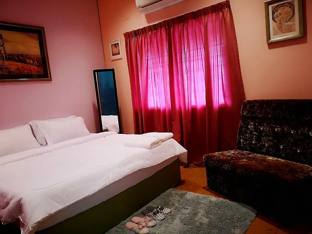 Apartment Back Homestay George Town